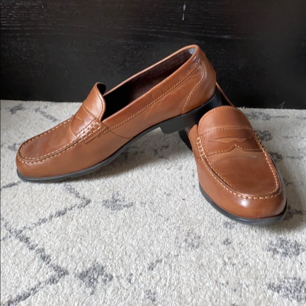 Like new Rockport leather loafer 9.5